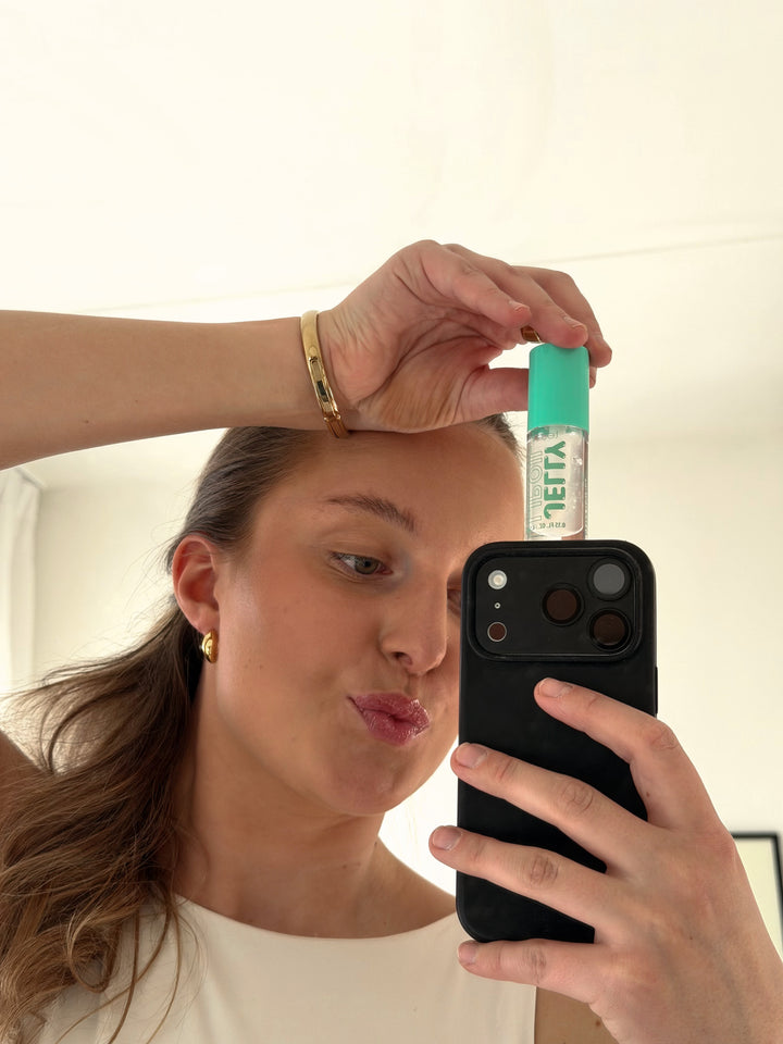 lip oil<3<3<3