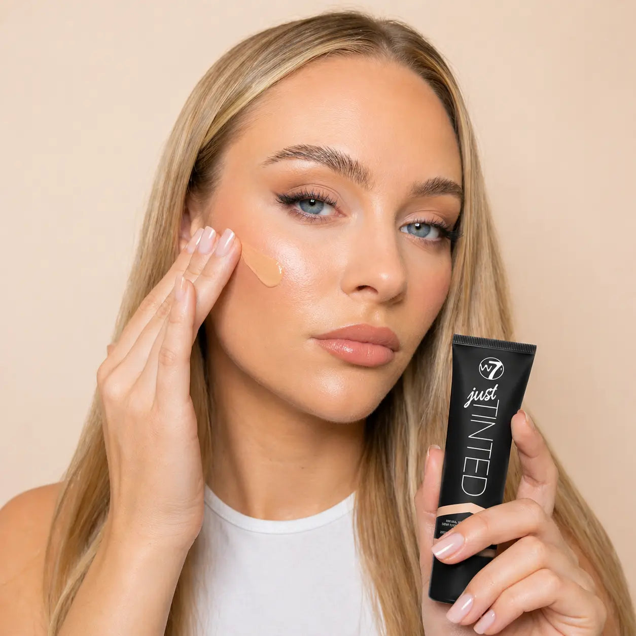 Just Tinted Natural Moisturiser W7