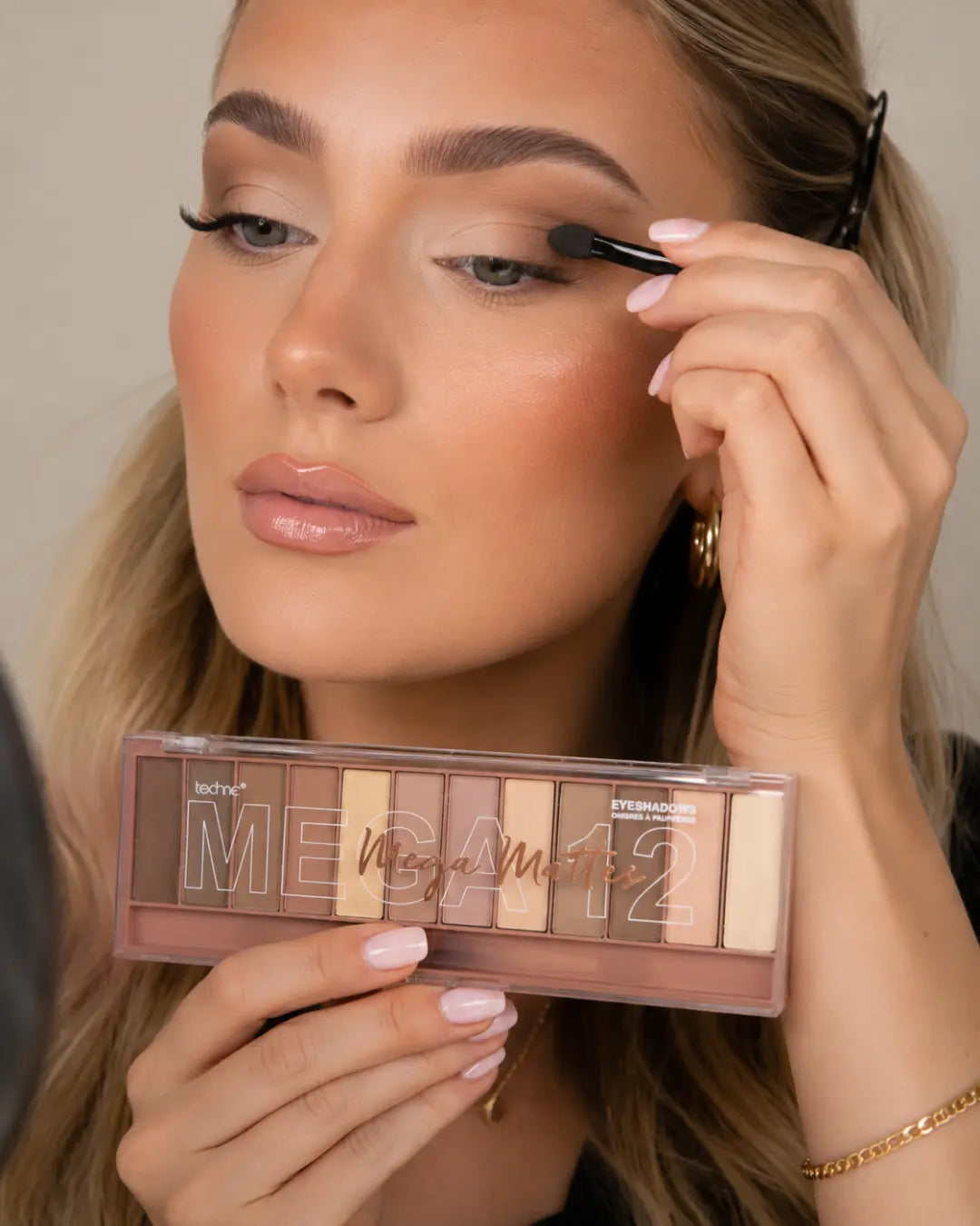 Mega 12 Eyeshadow Palettes Technic