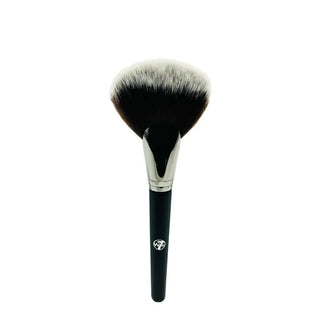 W7 Fluffy Fan Brush - Stellaz.se